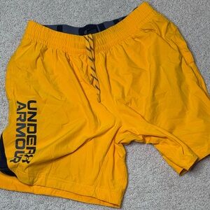 Under Armour Men’s Yellow Loose Fit Training Shorts XL